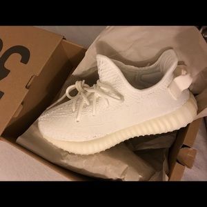 Yeezy Boost V2 Size 5 BRAND NEW